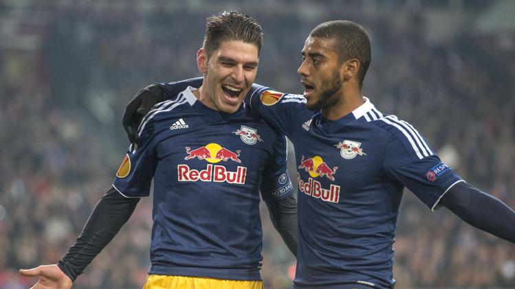 A rotina de gols de Soriano e Alan não deve acabar tão cedo.