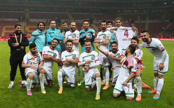 Diyarbakir BB ou Amedspor? Uma coisa é certa, a vitória sobre o Galatasaray (Foto: Facebook Amedspor)