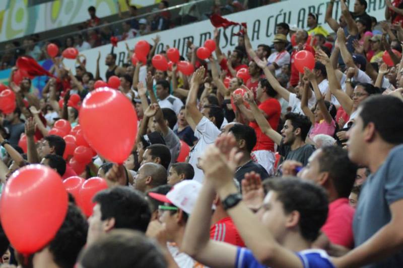 Os colorados de Brasília pressionaram e deu certo. (Foto: Facebook - Brasília Futebol Clube)