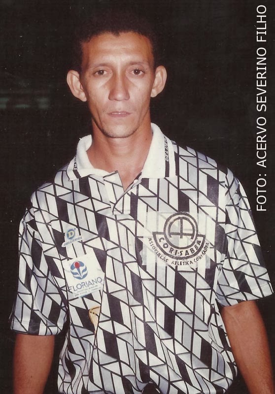 Não confunda com o Bragantino. Este é o uniforme do Cori-Sabbá, campeão piauiense de 1995.
