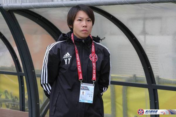Chan Yuen-Ting começa muito bem a sua trajetória como treinadora (Foto: Facebook 東方足球隊 Eastern Football Team)