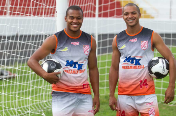 A melhor dupla de ataque da A-2, Eliandro e Deivid foram destaques do Batatais (Foto: Matheus Urenha/A Cidade)