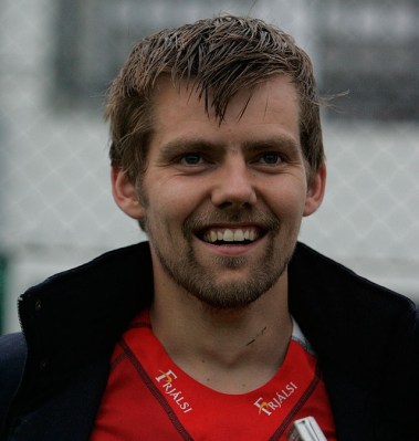 O cara (acredito que deva ser) da Quintona Islandesa (Foto: Fótbolti.net/Hafliði Breiðfjörð)