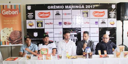 Rafael Andrade, André Astorga e Kadu na segunda apresentação da equipe (Foto: Douglas Santos)